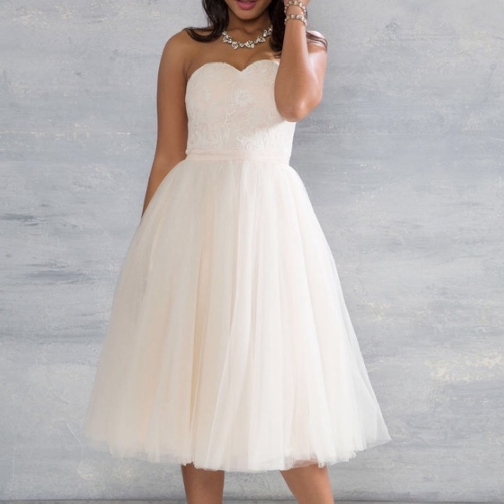 NWT Chi Chi London Love Above the Rest Dress